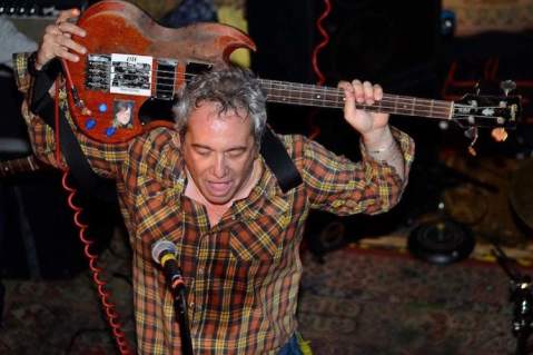 Mike_Watt_main_750-750x500